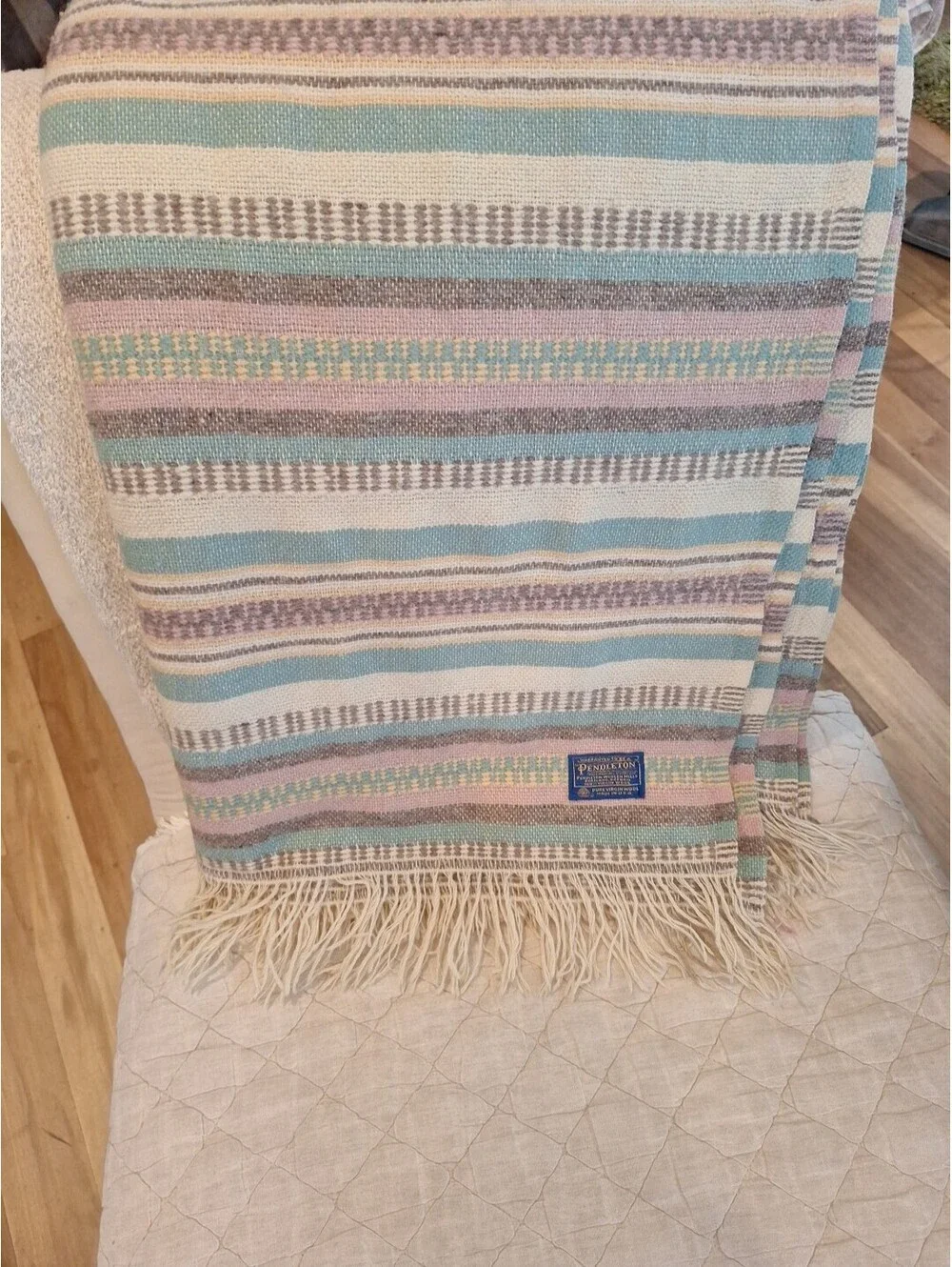 Wool, Vintage Pendleton Blanket, Throw Blanket, Fringed, Rare Pattern. Collector